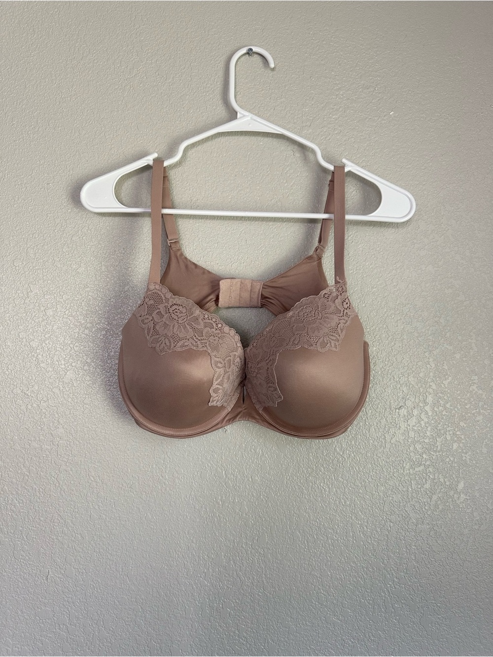 NWOT Maidenform Push Up Padded Nude Bra